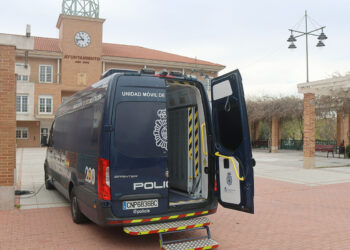 La furgoneta “Vidoc” de la Policía regresa a Cabanillas en septiembre, para facilitar renovaciones de DNI y pasaportes La furgoneta “Vidoc” de la Policía regresa a Cabanillas en septiembre, para facilitar renovaciones de DNI y pasaportes