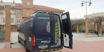 La furgoneta “Vidoc” de la Policía regresa a Cabanillas en septiembre, para facilitar renovaciones de DNI y pasaportes
