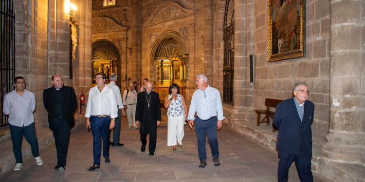 La restauración de la catedral de Sigüenza suma 2,1 millones de euros y encara su fachada principal La restauración de la catedral de Sigüenza suma 2,1 millones de euros y encara su fachada principal