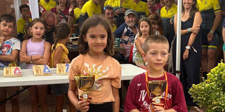 Más de 400 ciclistas toman los montes de Setiles y Tordesilos en una jornada deportiva que reunió también a 140 caminantes Más de 400 ciclistas toman los montes de Setiles y Tordesilos en una jornada deportiva que reunió también a 140 caminantes