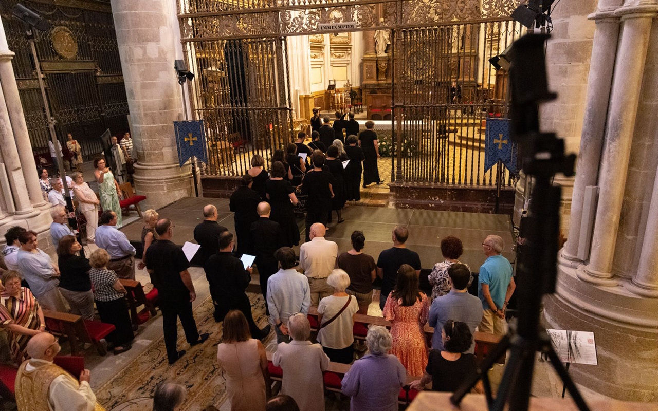 Mirabilia 2026 cierra su quinta edición con una multitudinaria misa medieval y el concierto final de sus participantes 1 Mirabilia 2026 cierra su quinta edición con una multitudinaria misa medieval y el concierto final de sus participantes