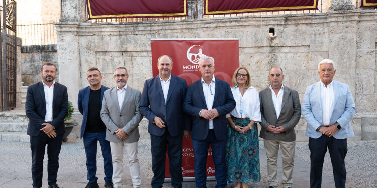 Mondéjar se echa a la calle para brindar por los 30 años de su Denominación de Origen vitivinícola Mondéjar se echa a la calle para brindar por los 30 años de su Denominación de Origen vitivinícola