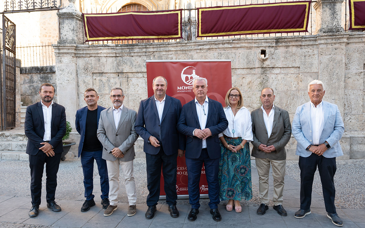 Mondéjar se echa a la calle para brindar por los 30 años de su Denominación de Origen vitivinícola Mondéjar se echa a la calle para brindar por los 30 años de su Denominación de Origen vitivinícola