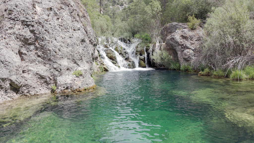 Volamos este lugar de verano: la zona de Lagunillos y la poza del Escabas en el P.N.  de la Serranía de Cuenca