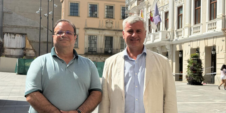PP y VOX presentan una moción de apoyo a Ceuta y critican la “cobardía” de Alberto Rojo por no defender la integridad territorial de España PP y VOX presentan una moción de apoyo a Ceuta y critican la “cobardía” de Alberto Rojo por no defender la integridad territorial de España