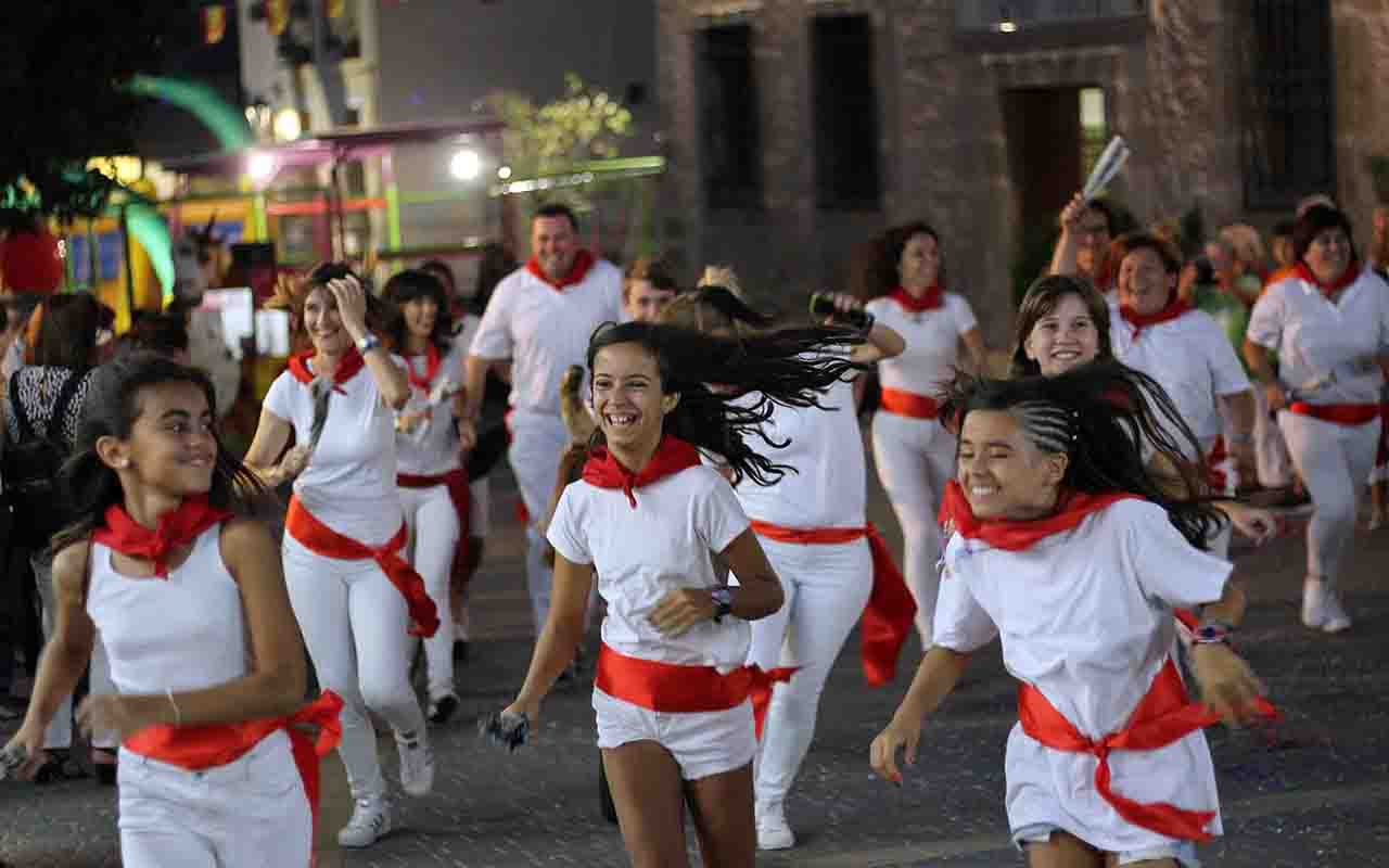 Pareja dedicará sus fiestas a quienes luchan contra los incendios Pareja dedicará sus fiestas a quienes luchan contra los incendios