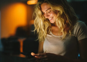 Una persona no es un perfil de citas. Cómo una conversación por videollamada sustituye a mil «swipes»