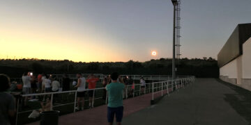 Unas 500 personas disfrutaron el eclipse en el punto de observación de Cabanillas