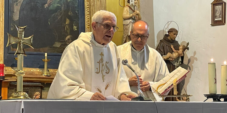 Las Majadas despide a don Toribio tras casi 43 años al frente de su parroquia