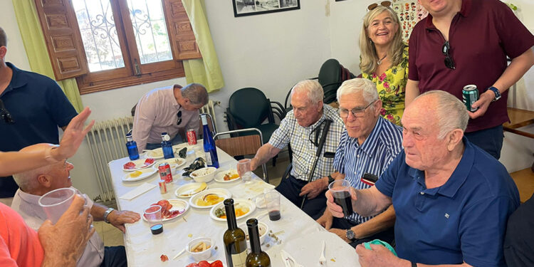 Las Majadas despide a don Toribio tras casi 43 años al frente de su parroquia