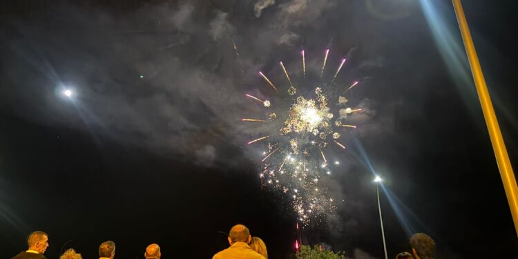 Se encendieron los Fuegos Artificiales san Julián 2026