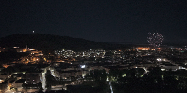 Se encendieron los Fuegos Artificiales san Julián 2026