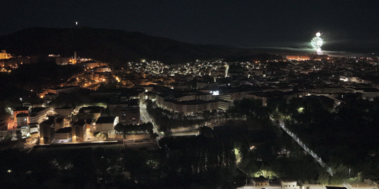 Se encendieron los Fuegos Artificiales san Julián 2026