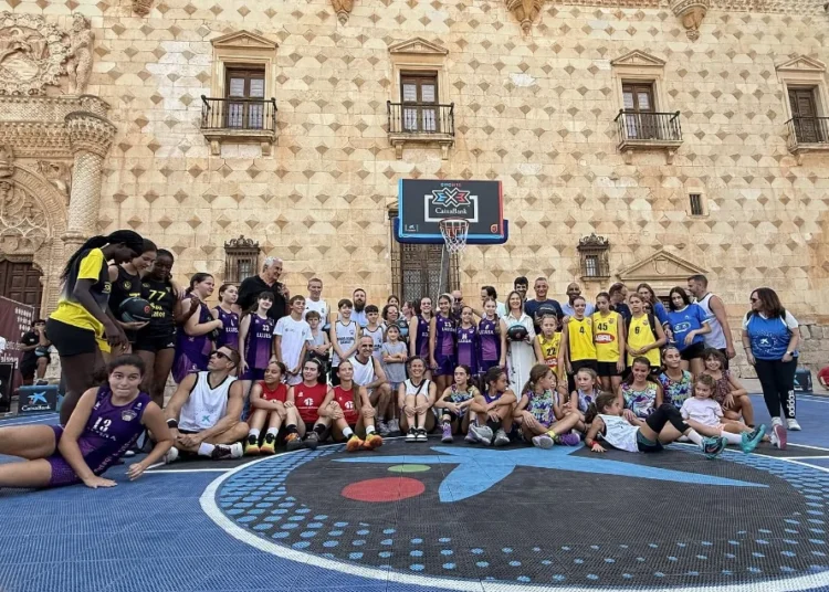 El circuito 3×3 CaixaBank reúne a 250 jugadores junto al Palacio del Infantado de Guadalajara