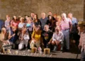 La poesía vuelve a los Jardines de San Antonio y congrega a más de un centenar de personas en el reencuentro del Ágora