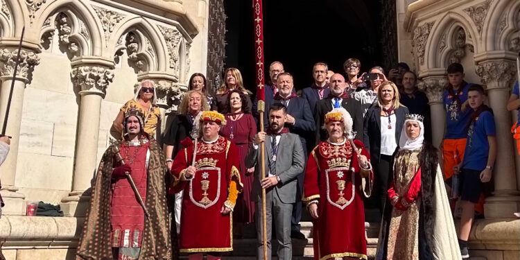 El Ayuntamiento de Cuenca custodia ya el Pendón de Alfonso VIII tras su traslado desde la Catedral El Ayuntamiento de Cuenca custodia ya el Pendón de Alfonso VIII tras su traslado desde la Catedral