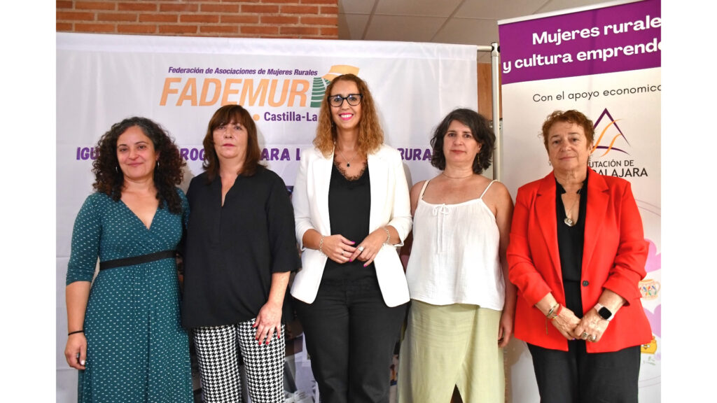 El Gobierno de Castilla-La Mancha hace un balance positivo del primer verano de los ‘Puntos Amparo’, con más de 2.000 atenciones El Gobierno de Castilla-La Mancha hace un balance positivo del primer verano de los ‘Puntos Amparo’, con más de 2.000 atenciones
