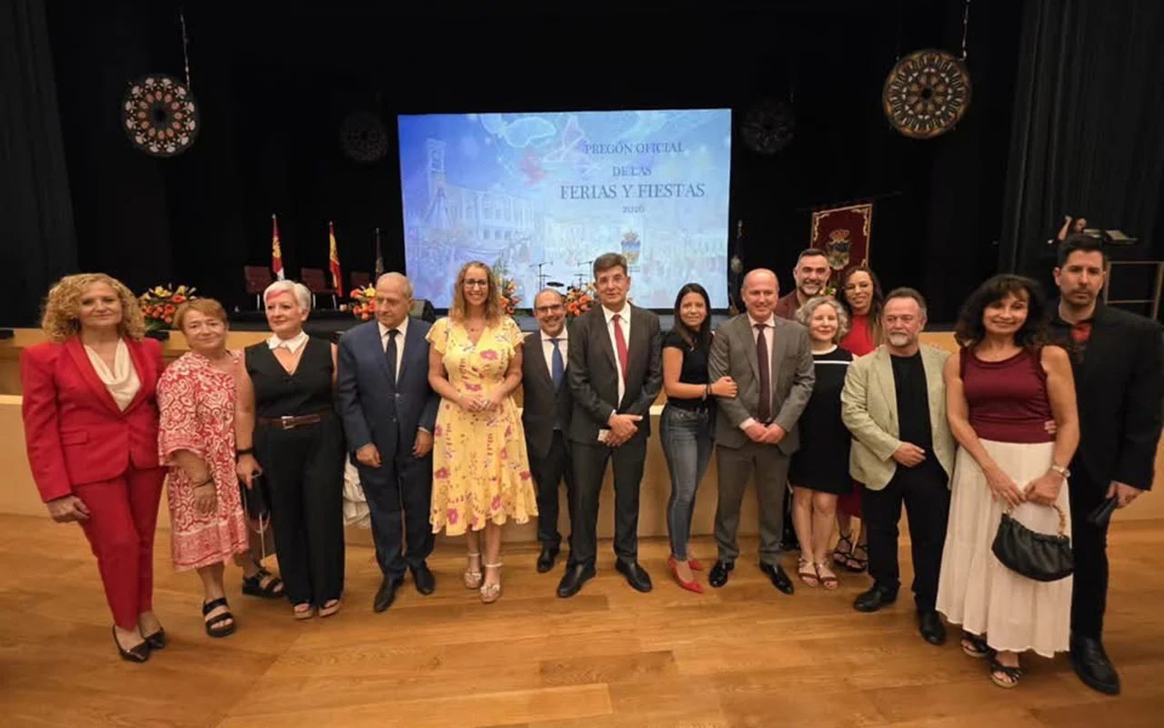 Alberto Rojo ensalza el pregón del rector de la Universidad de Alcalá, Carmelo García, “un canto a la memoria y homenaje vital a nuestras Ferias y Fiestas” Alberto Rojo ensalza el pregón del rector de la Universidad de Alcalá, Carmelo García, “un canto a la memoria y homenaje vital a nuestras Ferias y Fiestas”