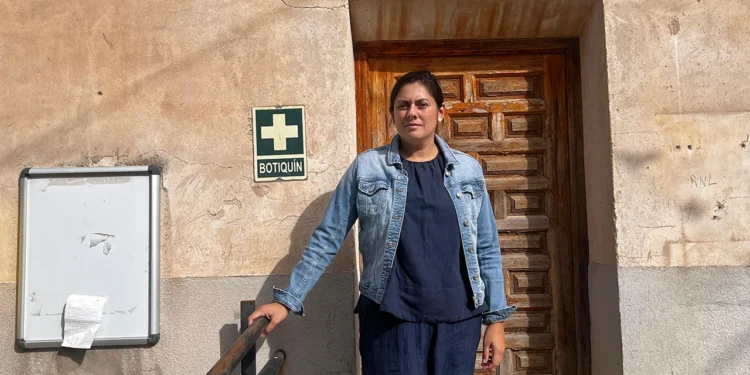 Bea Jiménez denuncia que los vecinos de Mohorte llevan «más de 1.000 días» sin consultorio médico ni centro social Bea Jiménez denuncia que los vecinos de Mohorte llevan «más de 1.000 días» sin consultorio médico ni centro social
