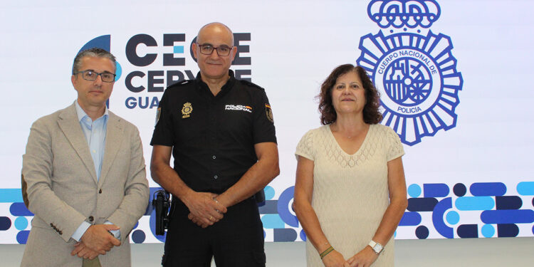 CEOE-Cepyme Guadalajara y el nuevo comisario de la Policía Nacional abordan vías de colaboración y seguridad para las empresas CEOE-Cepyme Guadalajara y el nuevo comisario de la Policía Nacional abordan vías de colaboración y seguridad para las empresas