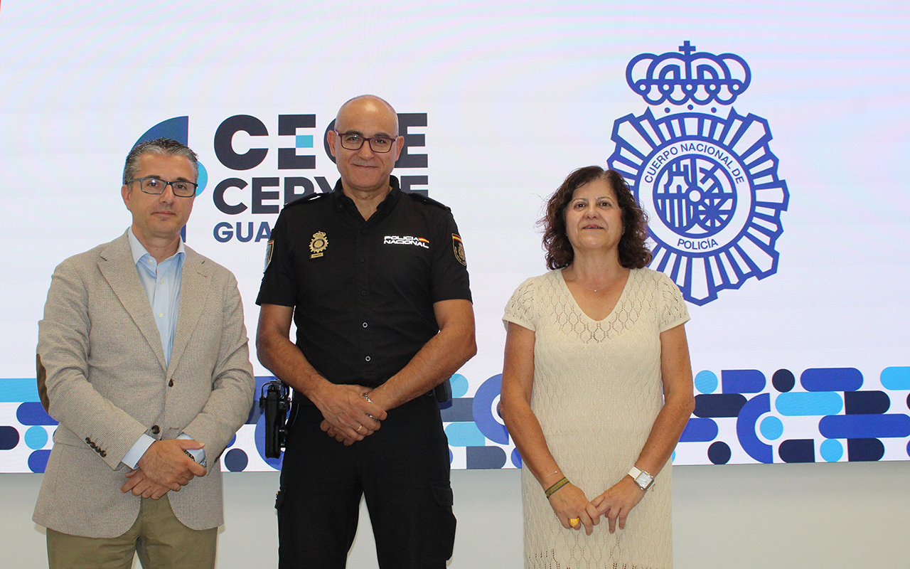CEOE-Cepyme Guadalajara y el nuevo comisario de la Policía Nacional abordan vías de colaboración y seguridad para las empresas CEOE-Cepyme Guadalajara y el nuevo comisario de la Policía Nacional abordan vías de colaboración y seguridad para las empresas