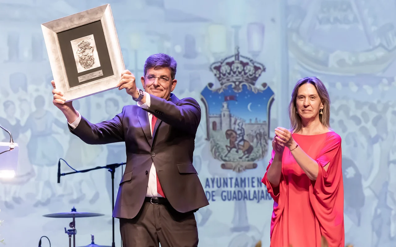Carmelo García abre las Ferias de Guadalajara reivindicando la memoria y el futuro universitario Carmelo García abre las Ferias de Guadalajara reivindicando la memoria y el futuro universitario