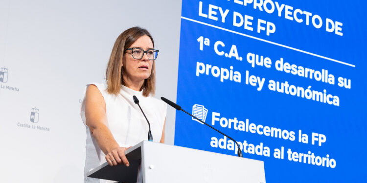 Castilla-La Mancha, más cerca de aprobar una nueva ley de Formación Profesional, pionera, flexible, inclusiva y adaptada al territorio Castilla-La Mancha, más cerca de aprobar una nueva ley de Formación Profesional, pionera, flexible, inclusiva y adaptada al territorio