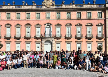 Cerca de 70 vecinos de Málaga del Fresno visitan el Palacio Real de Riofrío y la localidad de Pedraza