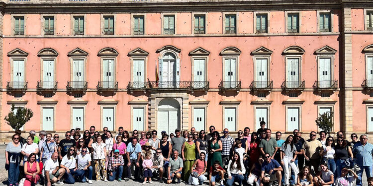 Cerca de 70 vecinos de Málaga del Fresno visitan el Palacio Real de Riofrío y la localidad de Pedraza Cerca de 70 vecinos de Málaga del Fresno visitan el Palacio Real de Riofrío y la localidad de Pedraza