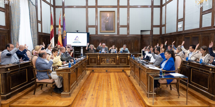 Chiloeches seguirá desarrollando su polígono usando un camino cedido por la Diputación Chiloeches seguirá desarrollando su polígono usando un camino cedido por la Diputación