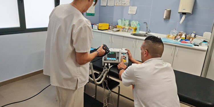 Cuenca instala conexión satélite y equipos cardiacos en más de cincuenta consultorios rurales Cuenca instala conexión satélite y equipos cardiacos en más de cincuenta consultorios rurales