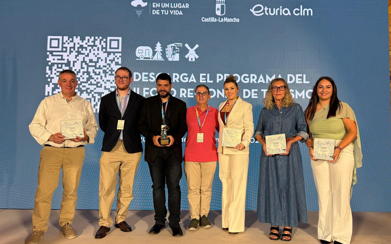 Cuenca logra dos Premios Regionales de Turismo y cuatro distintivos municipales en el foro de Sigüenza Cuenca logra dos Premios Regionales de Turismo y cuatro distintivos municipales en el foro de Sigüenza