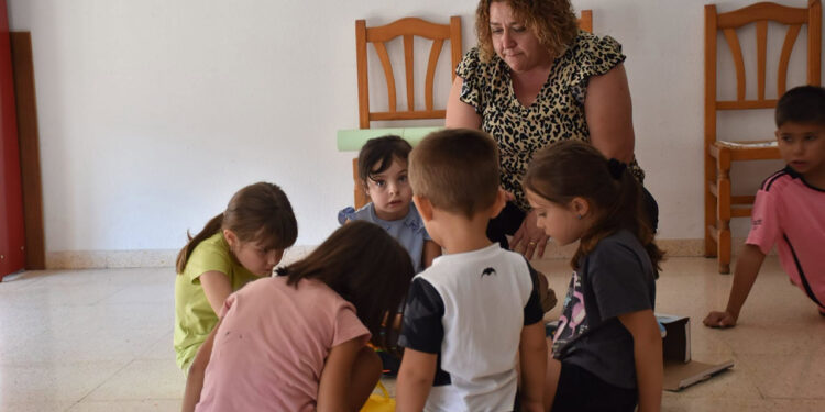 Doce municipios conquenses reciben cerca de 78.000 euros de la Diputación de Cuenca para apoyar la conciliación familiar Doce municipios conquenses reciben cerca de 78.000 euros de la Diputación de Cuenca para apoyar la conciliación familiar