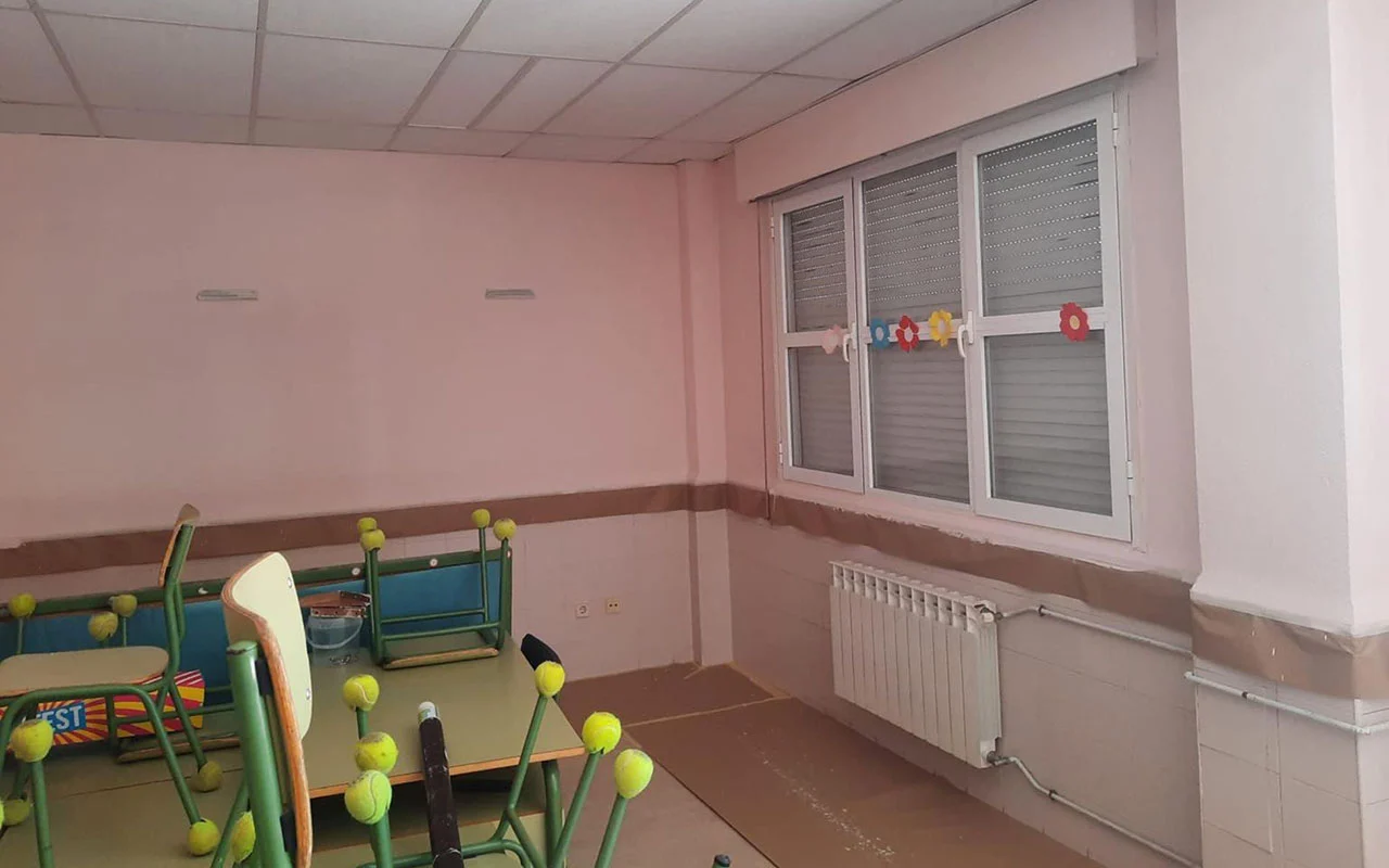 El Ayuntamiento de Cabanillas ejecuta trabajos de puesta a punto en los centros escolares, de cara a la “vuelta al cole” El Ayuntamiento de Cabanillas ejecuta trabajos de puesta a punto en los centros escolares, de cara a la “vuelta al cole”