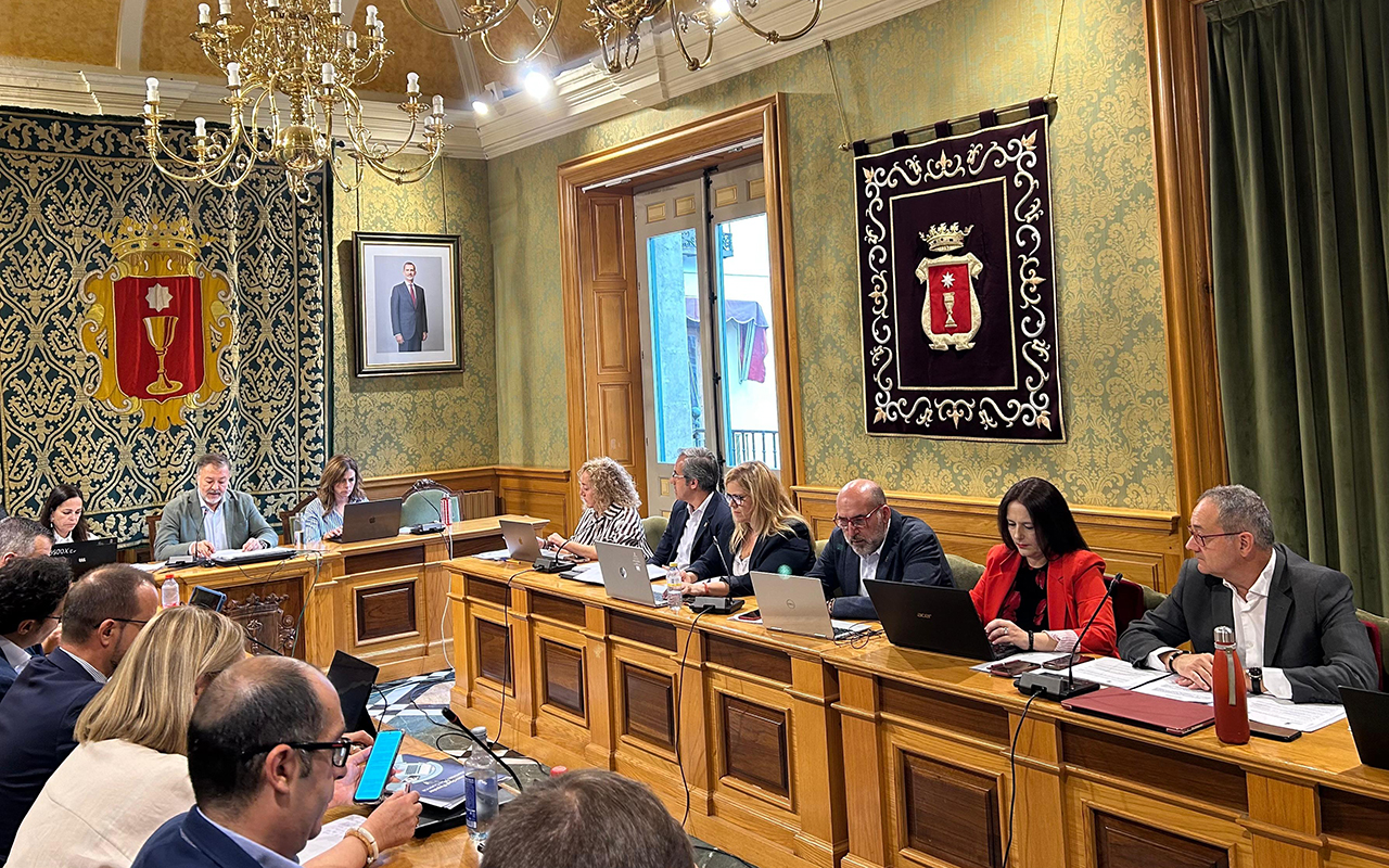 El Ayuntamiento de Cuenca aprueba de forma inicial el nuevo reglamento para modernizar la Policía Local El Ayuntamiento de Cuenca aprueba de forma inicial el nuevo reglamento para modernizar la Policía Local