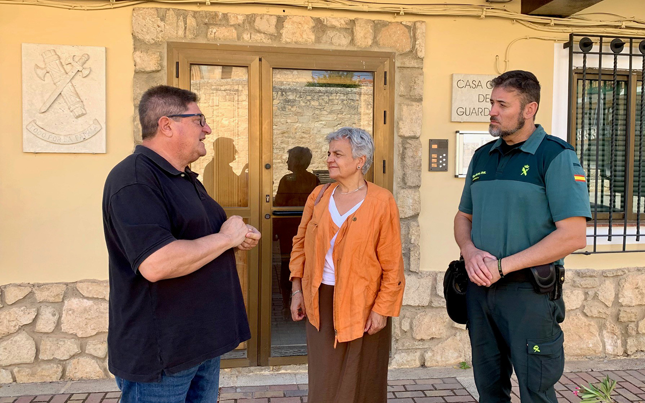 El Cuartel de la Guardia Civil de Arcas alcanza el cien por cien de agentes y renueva su fachada El Cuartel de la Guardia Civil de Arcas alcanza el cien por cien de agentes y renueva su fachada