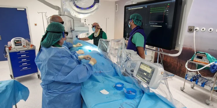 El Hospital Universitario de Cuenca estrena tecnología IVUS y evita traslados de coronarias a Albacete El Hospital Universitario de Cuenca estrena tecnología IVUS y evita traslados de coronarias a Albacete