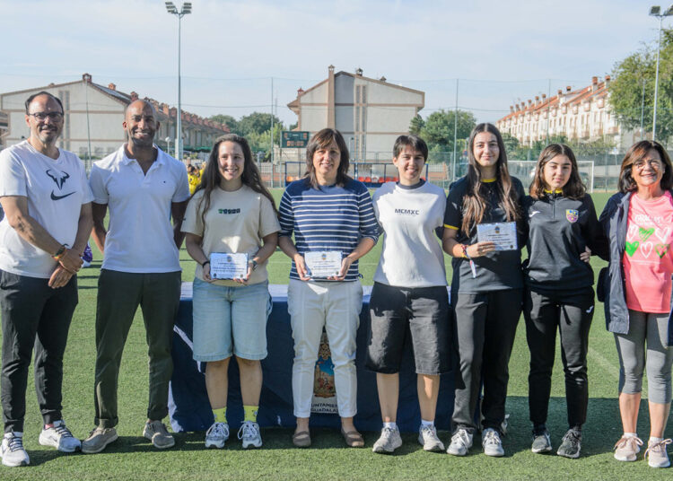 El Jerónimo de la Morena reúne a las promesas del fútbol femenino de Guadalajara y homenajea al Salesianos