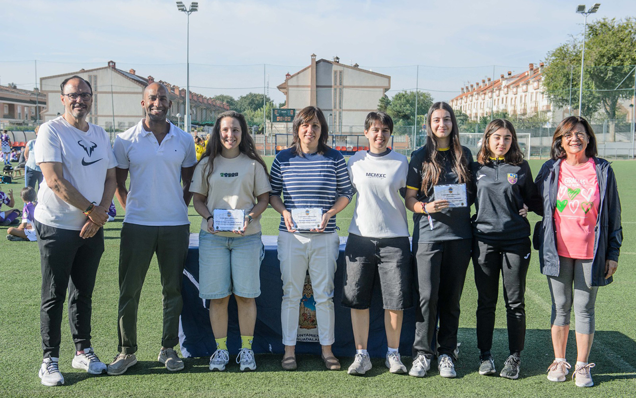 El Jerónimo de la Morena reúne a las promesas del fútbol femenino de Guadalajara y homenajea al Salesianos El Jerónimo de la Morena reúne a las promesas del fútbol femenino de Guadalajara y homenajea al Salesianos