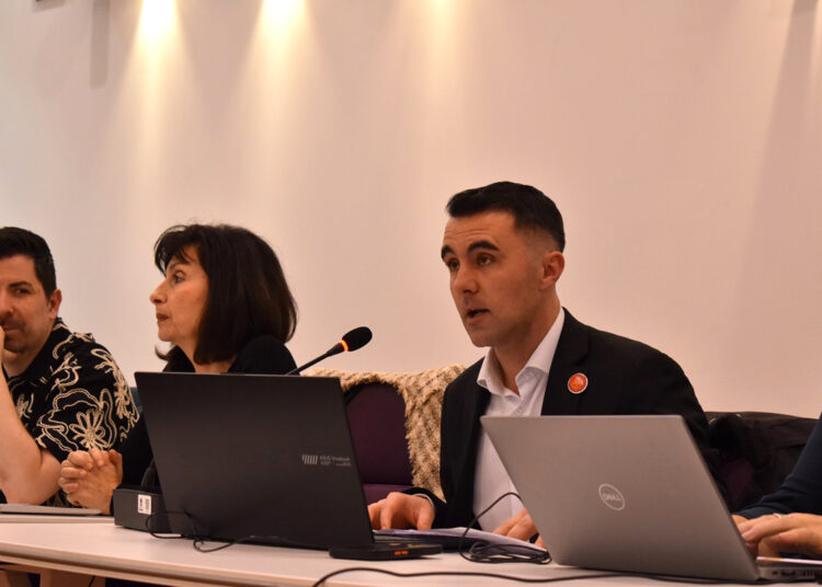 El PSOE denuncia que el Ayuntamiento de Guadalajara inyecta otros 300.000 euros a la limpieza viaria sin frenar el abandono de enseres