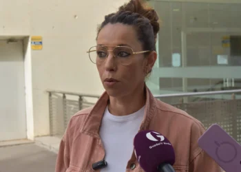 El PSOE insiste en que es Guarinos la responsable de la instalación de la gasolinera y denuncia el abandono a las familias afectadas