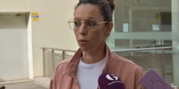 El PSOE insiste en que es Guarinos la responsable de la instalación de la gasolinera y denuncia el abandono a las familias afectadas