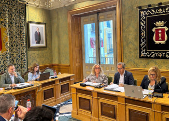El Pleno del Ayuntamiento nombra Hijo Adoptivo de Cuenca a Maximino Pérez tras 25 años al frente de la plaza de toros