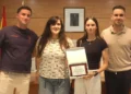 El alcalde de Cabanillas recibe a la estudiante cabanillera Lucía Salazar, mejor nota de la PAU de este año en Guadalajara