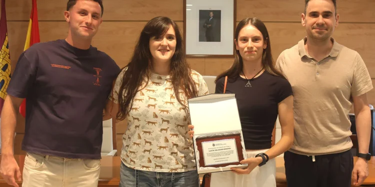 El alcalde de Cabanillas recibe a la estudiante cabanillera Lucía Salazar, mejor nota de la PAU de este año en Guadalajara El alcalde de Cabanillas recibe a la estudiante cabanillera Lucía Salazar, mejor nota de la PAU de este año en Guadalajara