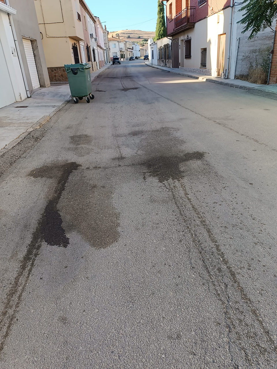 El alcalde de Palomares del Campo denuncia vertidos en las calles procedentes del servicio de recogida de basuras El alcalde de Palomares del Campo denuncia vertidos en las calles procedentes del servicio de recogida de basuras
