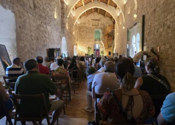 El compositor Jesús Villa-Rojo estrena en el Castillo de la Piedra Bermeja una obra dedicada a la historia de Brihuega