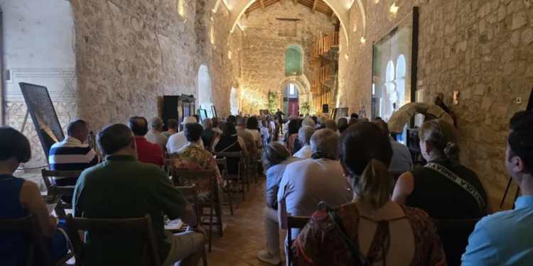 El compositor Jesús Villa-Rojo estrena en el Castillo de la Piedra Bermeja una obra dedicada a la historia de Brihuega El compositor Jesús Villa-Rojo estrena en el Castillo de la Piedra Bermeja una obra dedicada a la historia de Brihuega