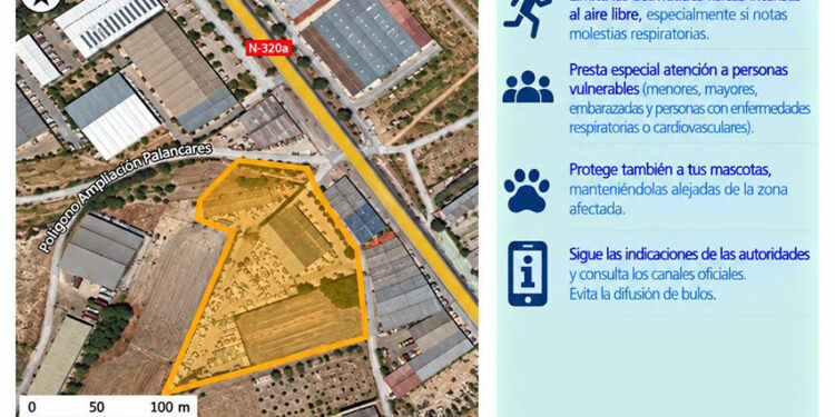 El olor a quemado de Mobec se intensificará por la noche pese al control del incendio en Los Palancares El olor a quemado de Mobec se intensificará por la noche pese al control del incendio en Los Palancares