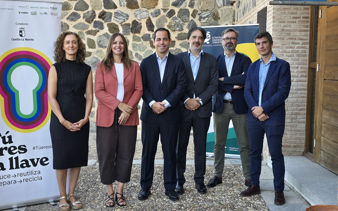 El programa ‘Tú eres la llave’ alcanza a más de 97.000 personas en Castilla-La Mancha y estrena una nueva fase para impulsar la economía circular en la región El programa ‘Tú eres la llave’ alcanza a más de 97.000 personas en Castilla-La Mancha y estrena una nueva fase para impulsar la economía circular en la región